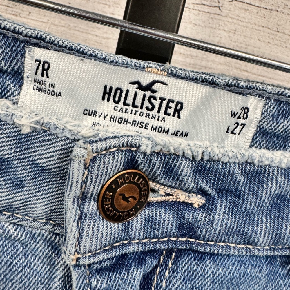 Hollister Distressed Cropped Jeans